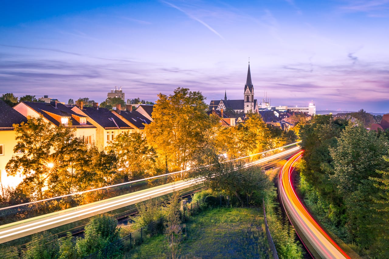 Die Bahnstrecken der Vogelsbergbahn (rechts) und der Lahn-Kinzig-Bahn (links)