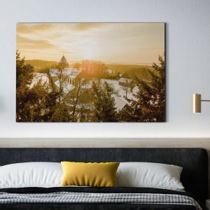 Winterlicher Sonnenaufgang über dem Kloster Schiffenberg
