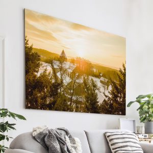 Winterlicher Sonnenaufgang über dem Kloster Schiffenberg