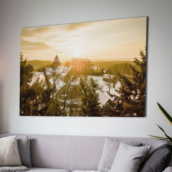 Winterlicher Sonnenaufgang über dem Kloster Schiffenberg