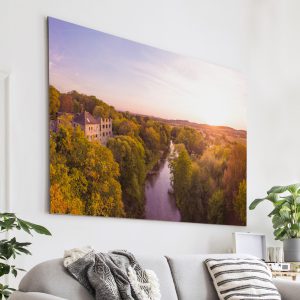 Die Lahn auf Höhe der Badenburg mit Blick in Richtung Launsbach