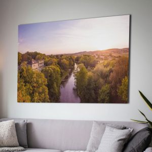 Die Lahn auf Höhe der Badenburg mit Blick in Richtung Launsbach