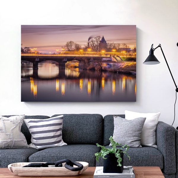 Die Sachsenhäuser Brücke nach Sonnenuntergang