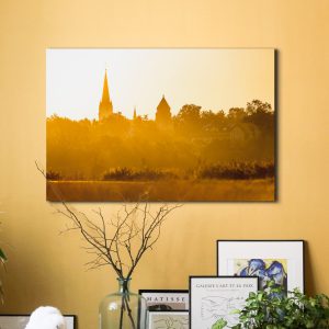 St. Bonifatius und Bahnhof zum Sonnenaufgang