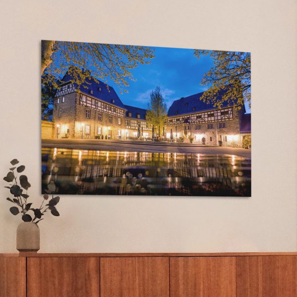 Kompturei und Propstei des Kloster Schiffenberg nach einem regenreichen Tag