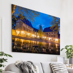 Kompturei und Propstei des Kloster Schiffenberg nach einem regenreichen Tag