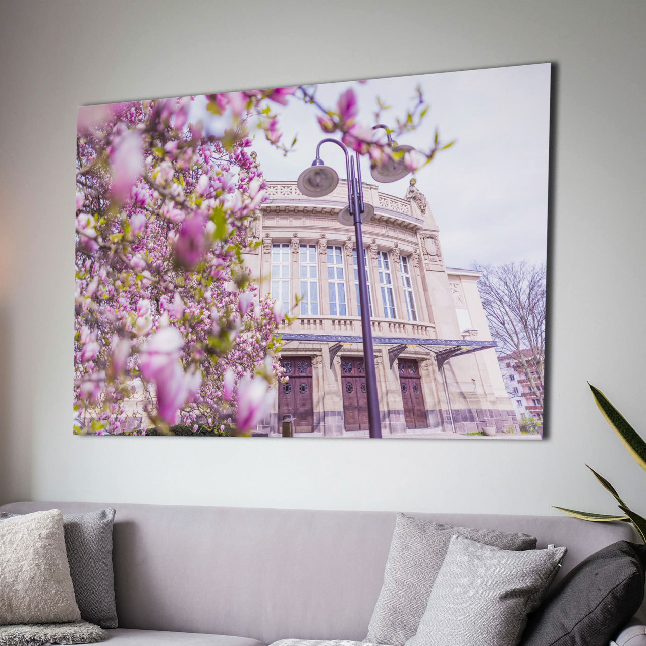 Das Stadttheater zur Magnolienblüte