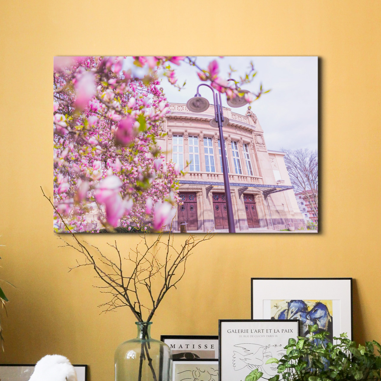Das Stadttheater zur Magnolienblüte