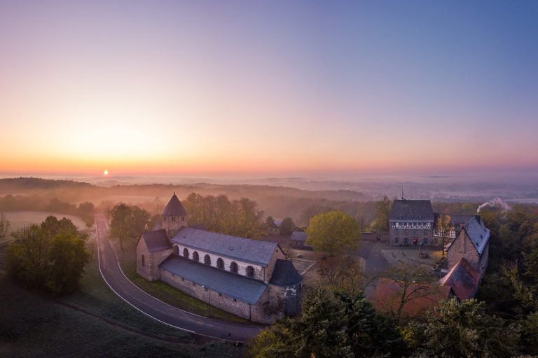Sonnenaufgang über Kloster Schiffenberg