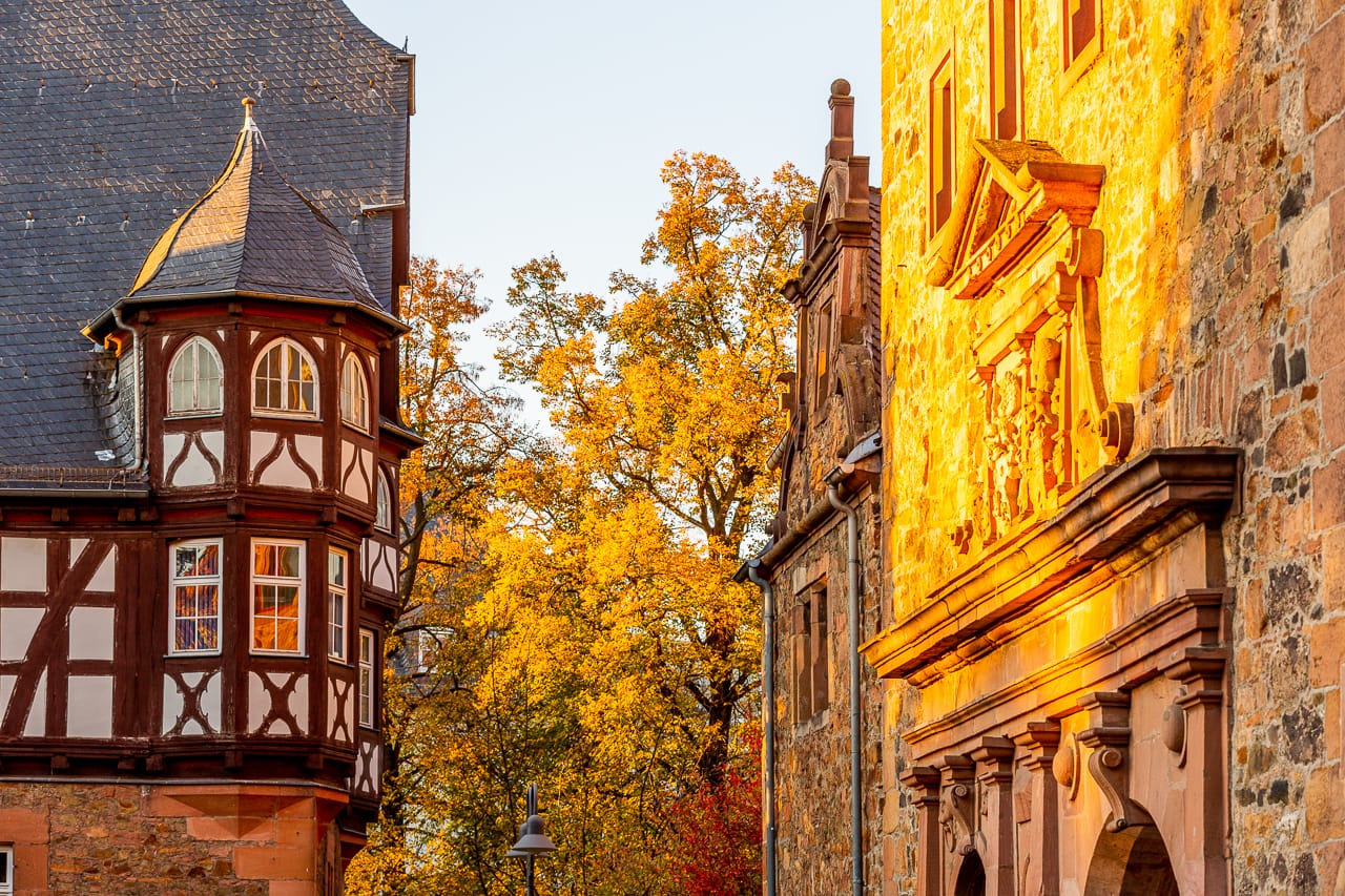 Goldener Oktober am Neuen Schloss und dem Zeughaus