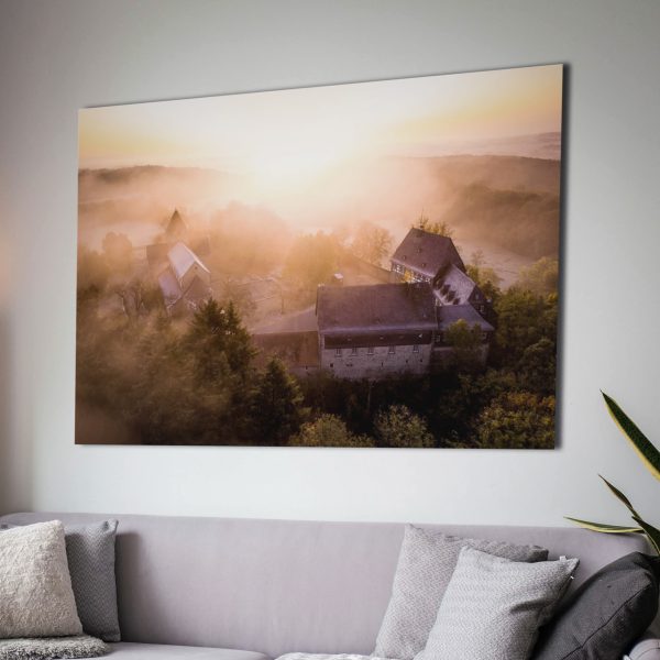 Mystischer Morgennebel über dem Schiffenberg