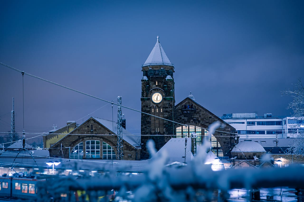 Der erste Schnee am Gießener Bahnhof