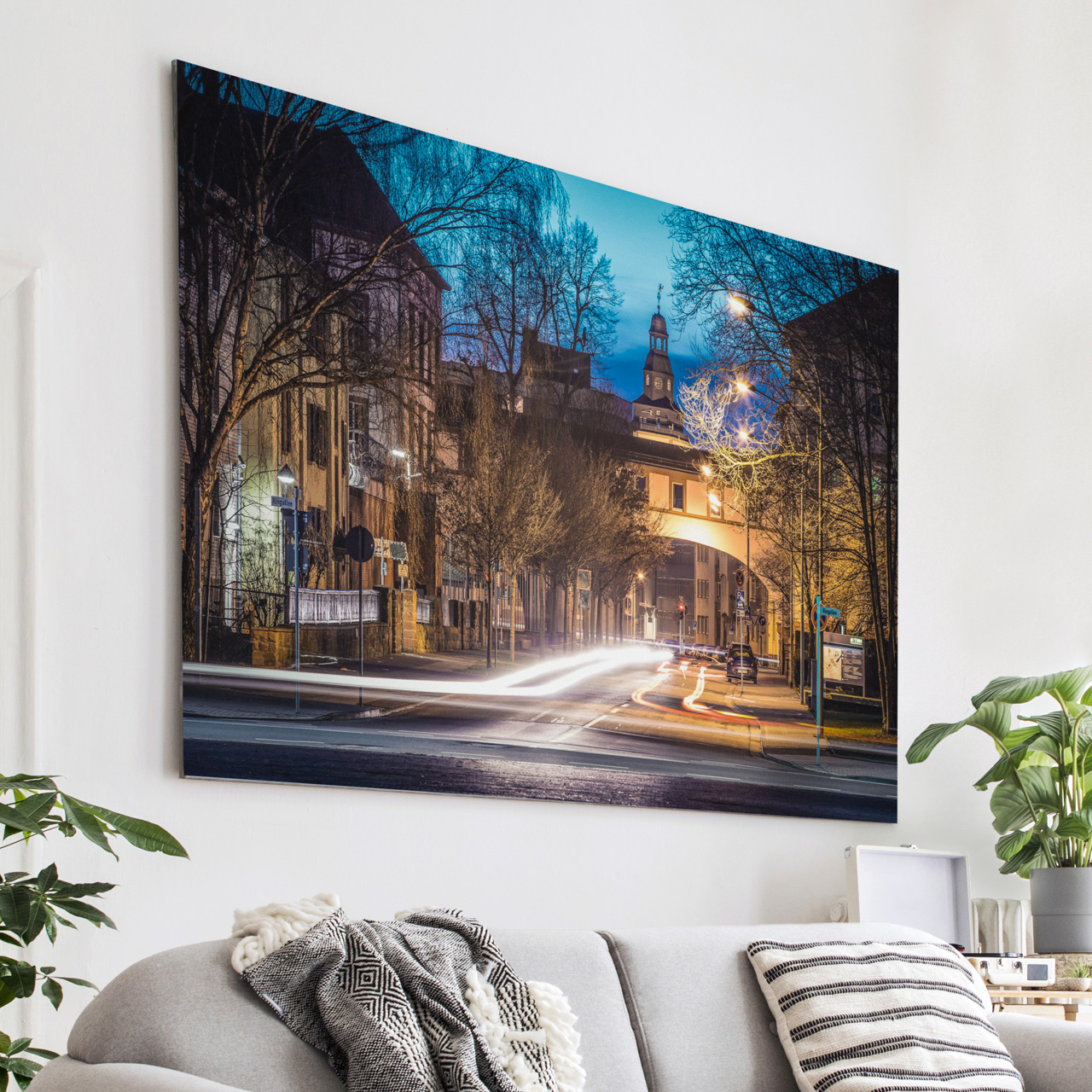 Blauer Abendhimmel über der Gutfleischstraße