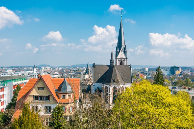 Frühlingstag an der St.Bonifatiuskirche