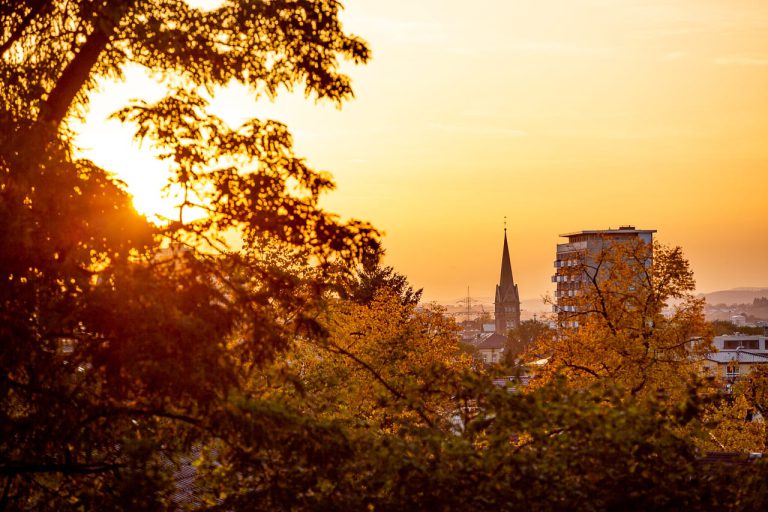 Herbstlicher Sonnenuntergang über Gießen