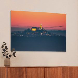 Die Burg Gleiberg nach Sonnenuntergang