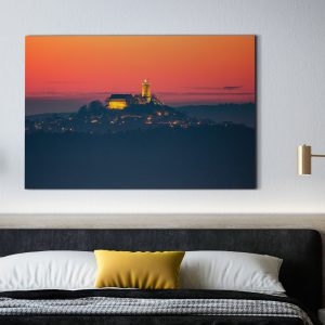 Die Burg Gleiberg nach Sonnenuntergang