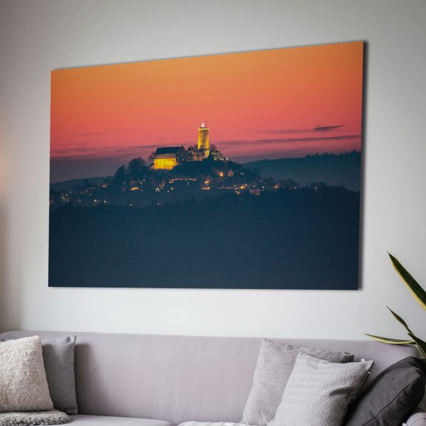 Die Burg Gleiberg nach Sonnenuntergang