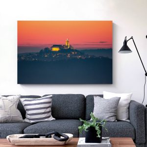 Die Burg Gleiberg nach Sonnenuntergang