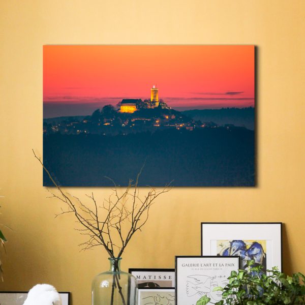 Die Burg Gleiberg nach Sonnenuntergang