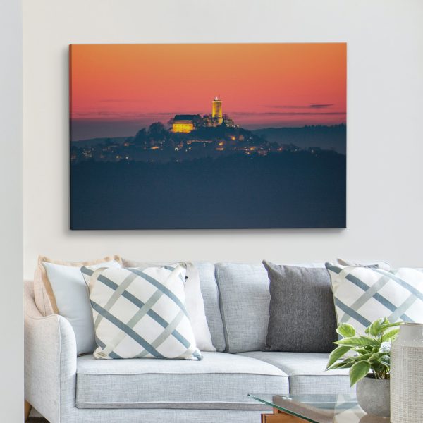 Die Burg Gleiberg nach Sonnenuntergang