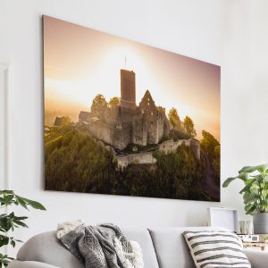 Nebliger Sonnenaufgang über der Burg Gleiberg