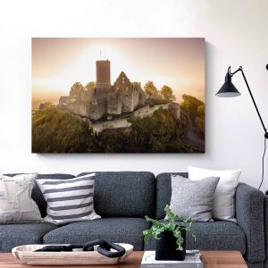 Nebliger Sonnenaufgang über der Burg Gleiberg