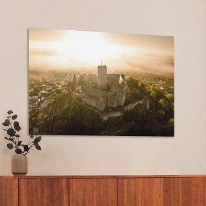 Goldener Sonnenaufgang über der Burg Gleiberg