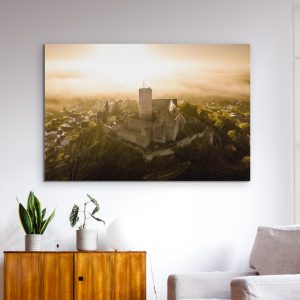 Goldener Sonnenaufgang über der Burg Gleiberg
