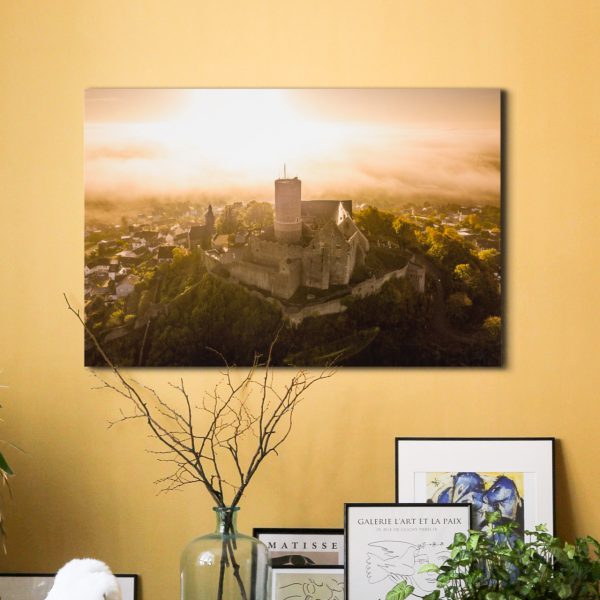 Goldener Sonnenaufgang über der Burg Gleiberg